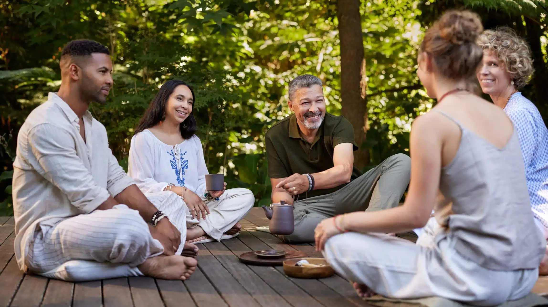 Smiling-Wisdom-Corporate-Health-Retreats Executive yoga coaching in Zug – Leadership wellness and stress management for CEOs.